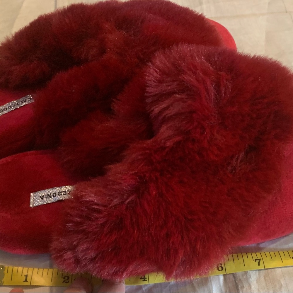 Slippers - Picture 7 of 8